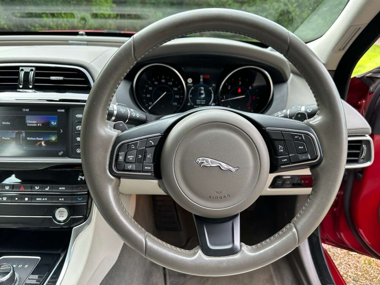 2017 JAGUAR XE 2017 JAGUAR XE