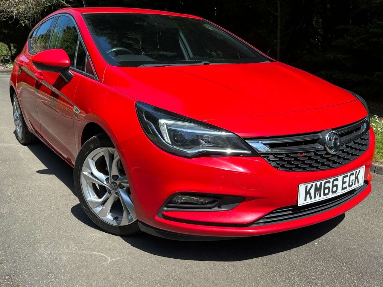 A 2017 VAUXHALL ASTRA 1.4i Turbo SRi Hatchback 5dr Petrol Manual Euro 6 (150 ps) CRUISE CONTROL,A A 2017 VAUXHALL ASTRA 1.4i Turbo SRi Hatchback 5dr Petrol Manual Euro 6 (150 ps) CRUISE CONTROL,A