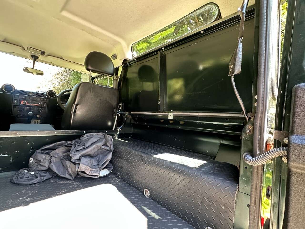 2011 LAND ROVER DEFENDER 2011 LAND ROVER DEFENDER