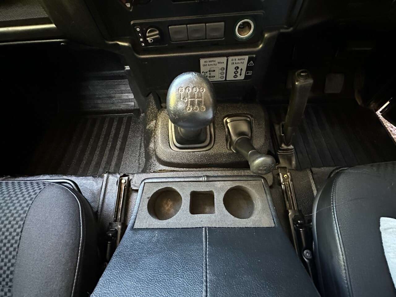 2011 LAND ROVER DEFENDER 2011 LAND ROVER DEFENDER