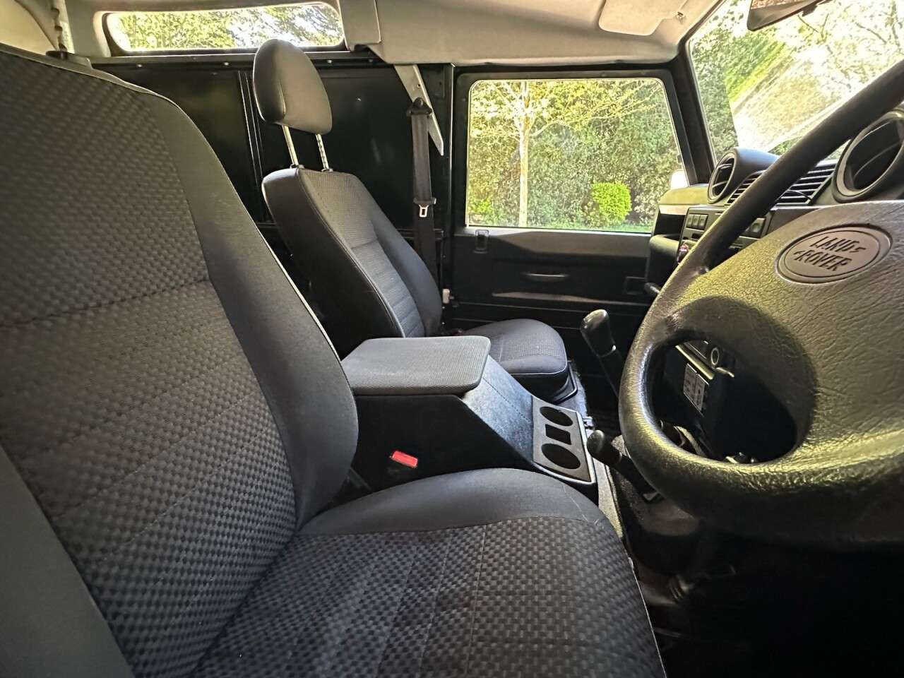 2011 LAND ROVER DEFENDER 2011 LAND ROVER DEFENDER