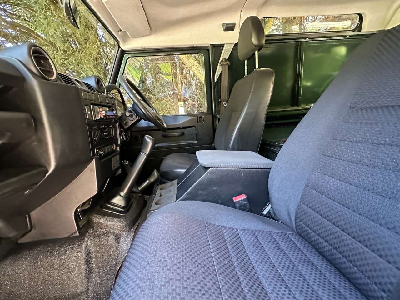 2011 LAND ROVER DEFENDER 2011 LAND ROVER DEFENDER
