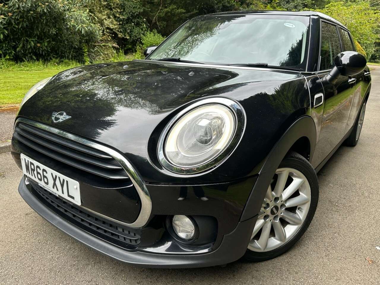 A 2016 MINI CLUBMAN 2.0 Cooper D Estate 6dr Diesel Manual Euro 6 (s/s) (150 ps) Chilli Pack, He A 2016 MINI CLUBMAN 2.0 Cooper D Estate 6dr Diesel Manual Euro 6 (s/s) (150 ps) Chilli Pack, He