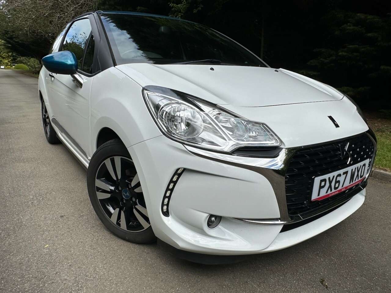A 2017 DS AUTOMOBILES DS 3 1.6 BlueHDi Chic Hatchback 3dr Diesel Manual Euro 6 (s/s) (100 ps) ULEZ, Pe A 2017 DS AUTOMOBILES DS 3 1.6 BlueHDi Chic Hatchback 3dr Diesel Manual Euro 6 (s/s) (100 ps) ULEZ, Pe