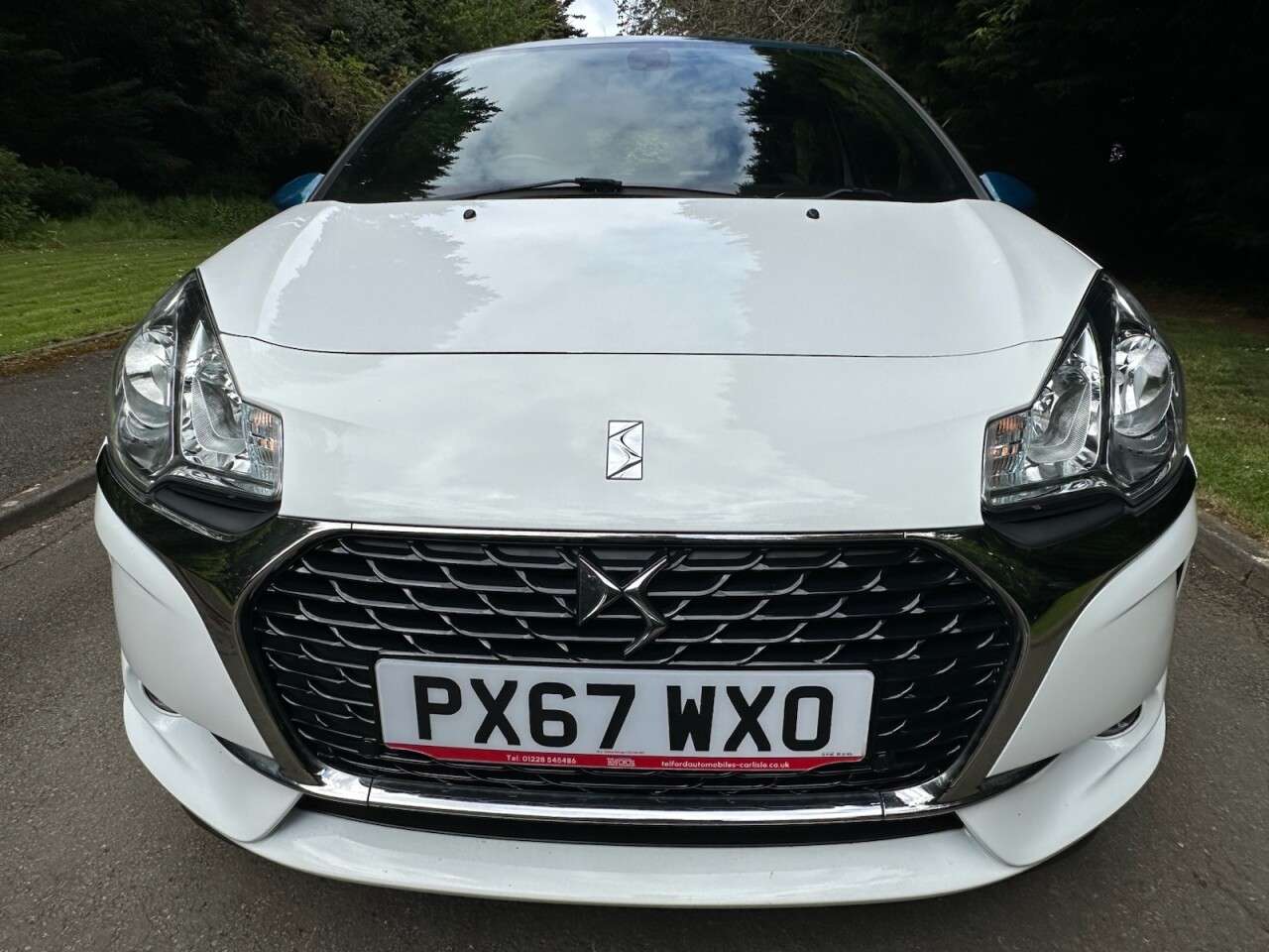 A 2017 DS AUTOMOBILES DS 3 1.6 BlueHDi Chic Hatchback 3dr Diesel Manual Euro 6 (s/s) (100 ps) ULEZ, Pe A 2017 DS AUTOMOBILES DS 3 1.6 BlueHDi Chic Hatchback 3dr Diesel Manual Euro 6 (s/s) (100 ps) ULEZ, Pe