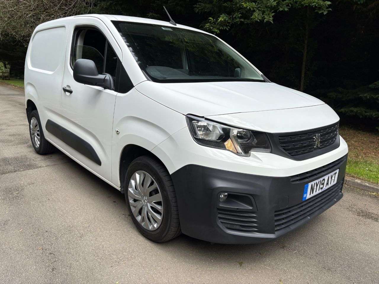 A 2019 PEUGEOT PARTNER 1.6 BlueHDi 1000 Professional Standard Panel Van 5dr Diesel Manual SWB Euro A 2019 PEUGEOT PARTNER 1.6 BlueHDi 1000 Professional Standard Panel Van 5dr Diesel Manual SWB Euro