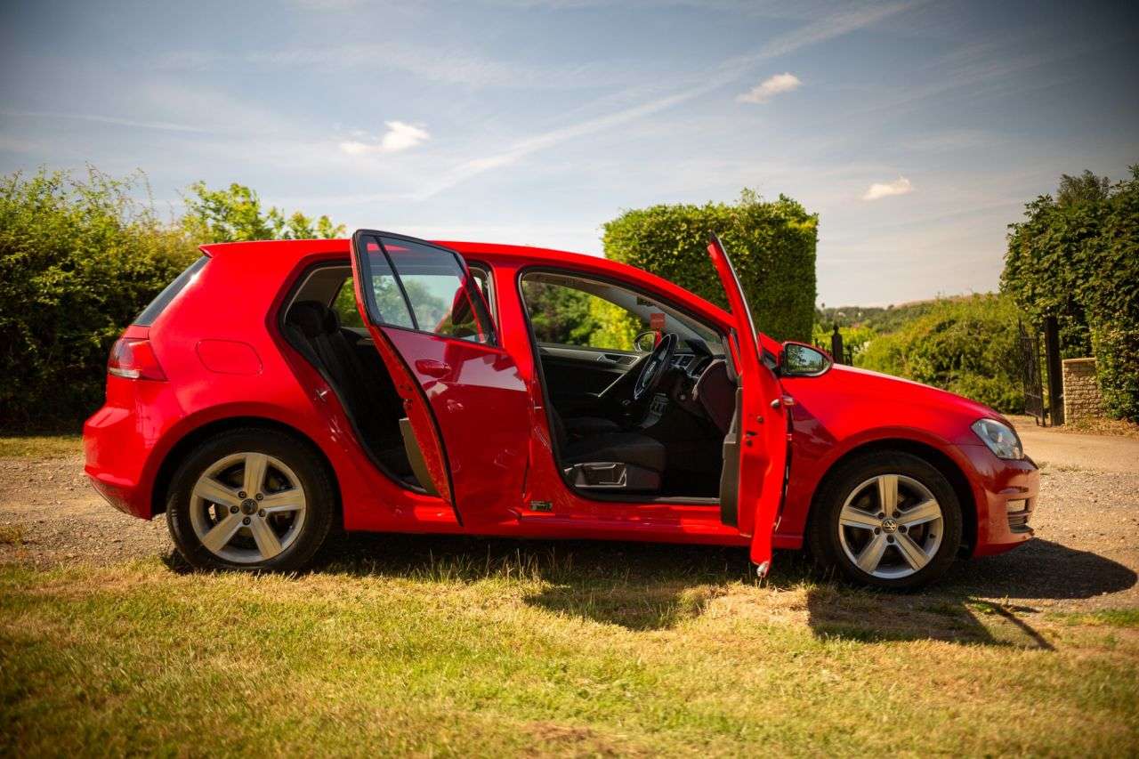 A 2014 VOLKSWAGEN GOLF 1.4 TSI BlueMotion Tech Match Hatchback 5dr Petrol Manual Euro 5 (s/s) (122 A 2014 VOLKSWAGEN GOLF 1.4 TSI BlueMotion Tech Match Hatchback 5dr Petrol Manual Euro 5 (s/s) (122