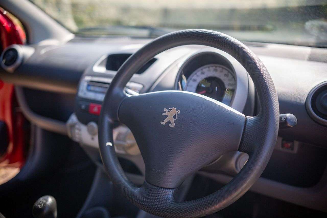 2009 PEUGEOT 107 2009 PEUGEOT 107