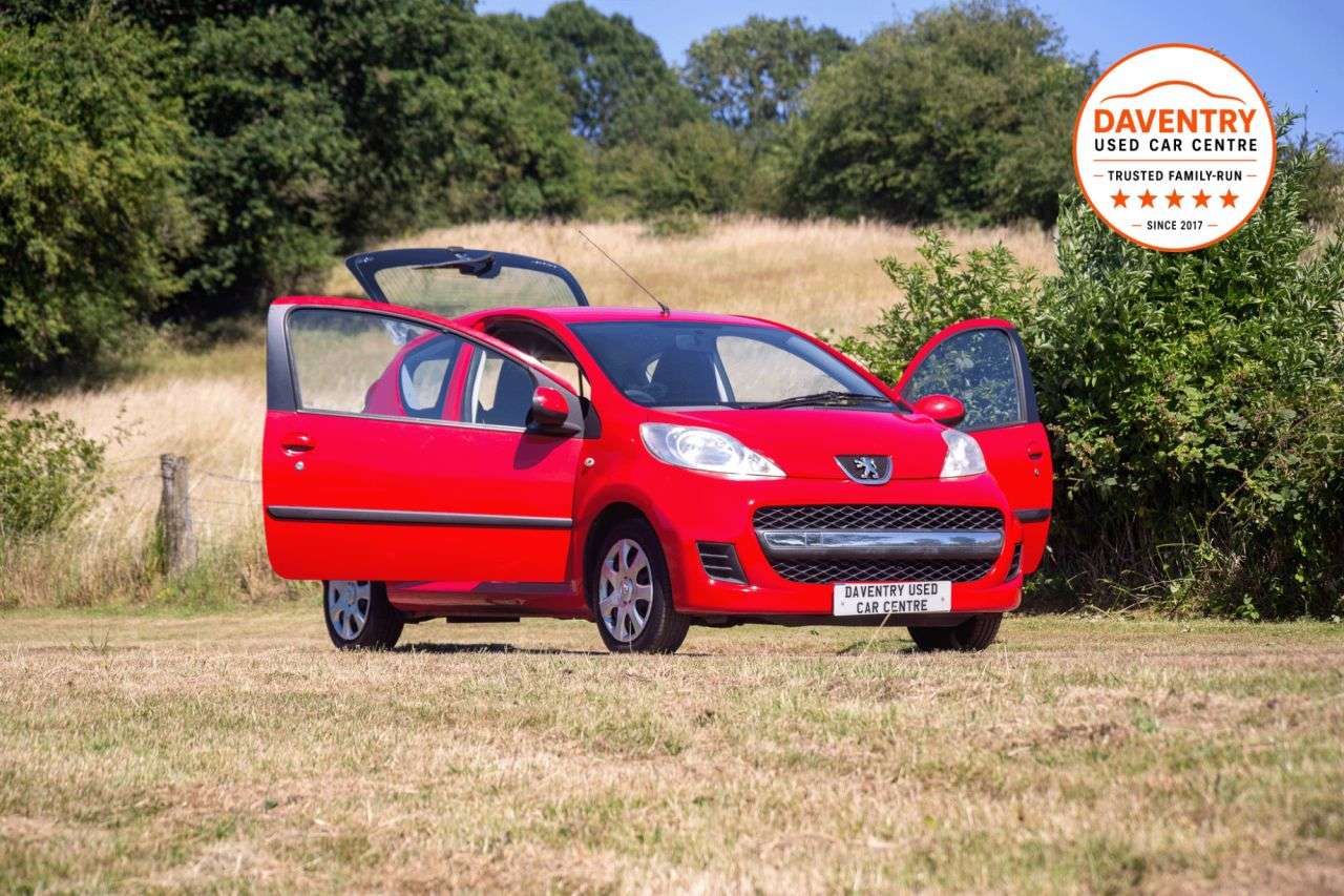 A 2009 PEUGEOT 107 1.0 12V Urban Hatchback 3dr Petrol Manual Euro 4 (68 ps) Very Economical, C A 2009 PEUGEOT 107 1.0 12V Urban Hatchback 3dr Petrol Manual Euro 4 (68 ps) Very Economical, C