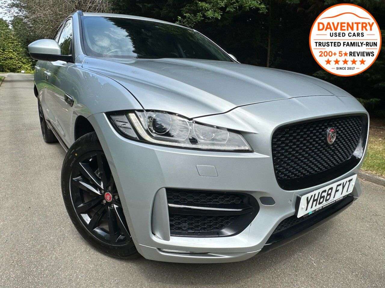 A 2018 JAGUAR F-PACE 2.0 D180 R-Sport SUV 5dr Diesel Auto AWD Euro 6 (s/s) (180 ps) Pan Roof, Le A 2018 JAGUAR F-PACE 2.0 D180 R-Sport SUV 5dr Diesel Auto AWD Euro 6 (s/s) (180 ps) Pan Roof, Le