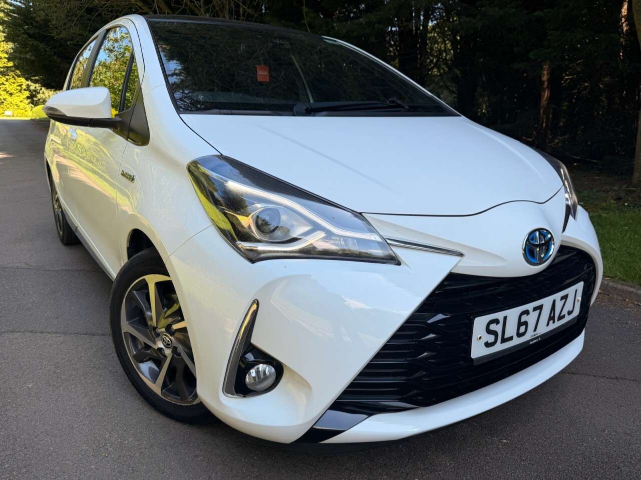 A 2017 TOYOTA YARIS 1.5 VVT-h Excel Hatchback 5dr Petrol Hybrid E-CVT Euro 6 (s/s) (15in Alloy) A 2017 TOYOTA YARIS 1.5 VVT-h Excel Hatchback 5dr Petrol Hybrid E-CVT Euro 6 (s/s) (15in Alloy)