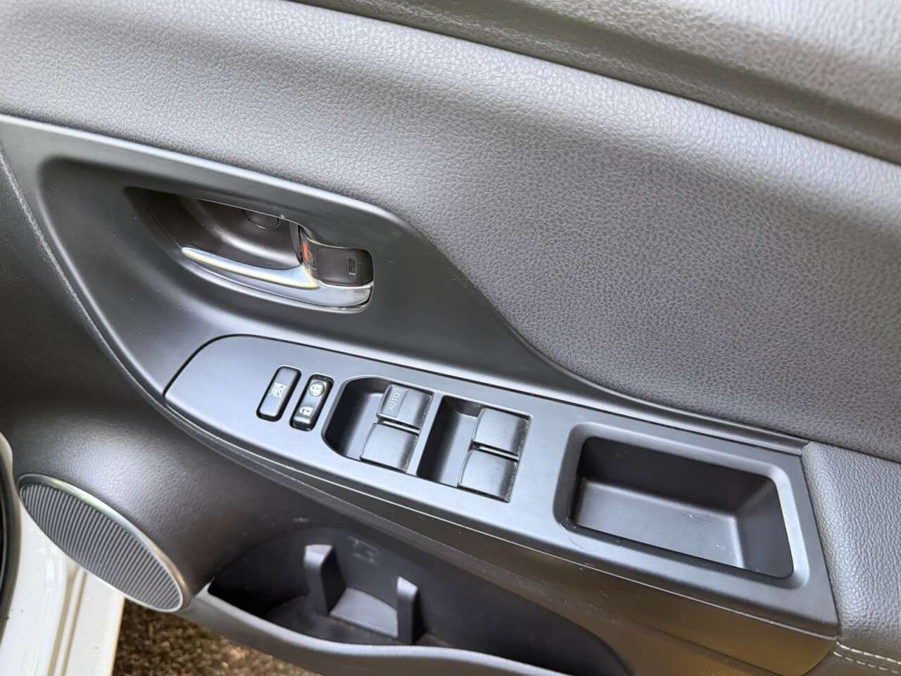 2017 TOYOTA YARIS 2017 TOYOTA YARIS