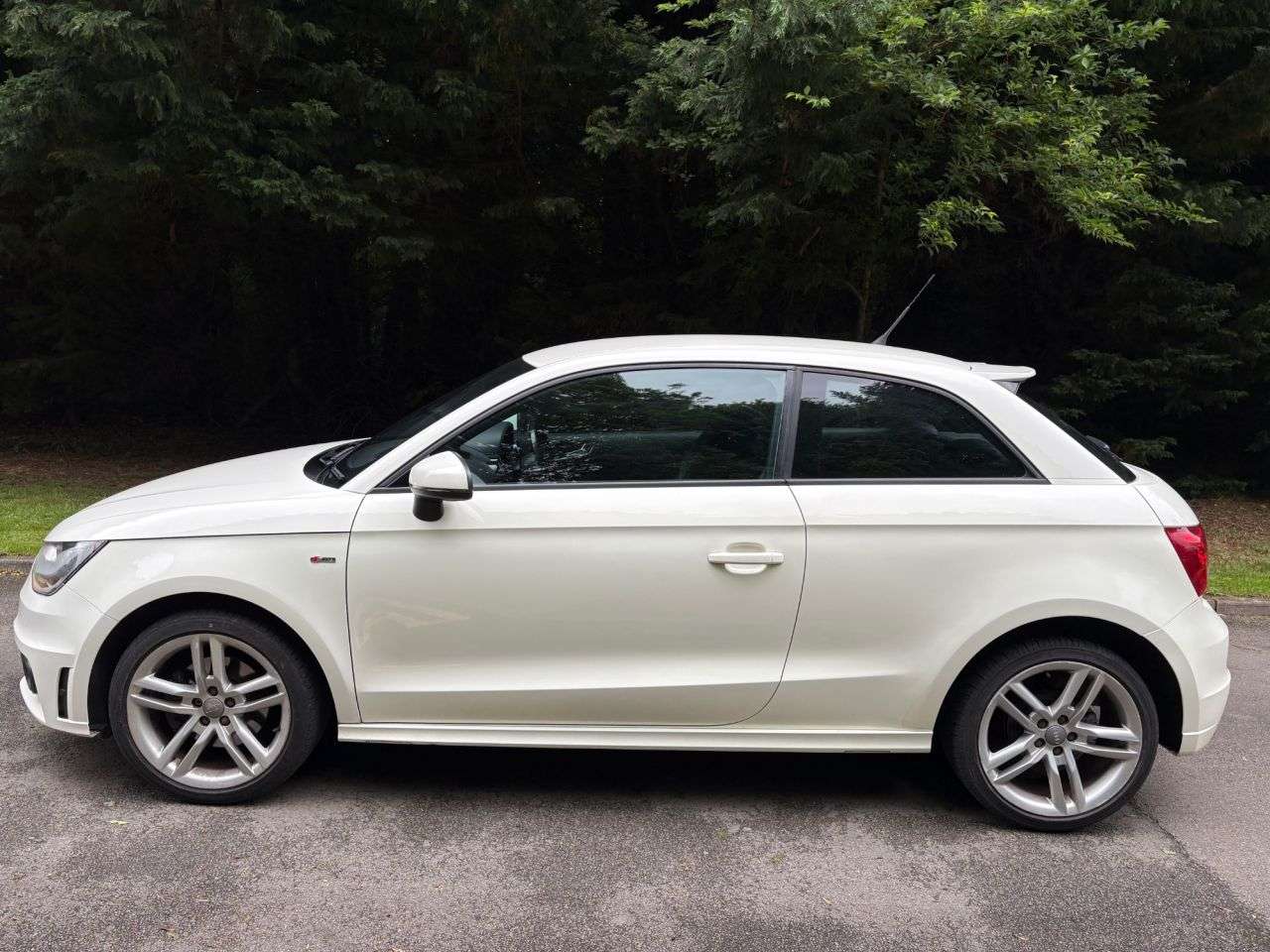 A 2012 AUDI A1 1.4 TFSI S line Hatchback 3dr Petrol Manual Euro 5 (s/s) (122 ps) A 2012 AUDI A1 1.4 TFSI S line Hatchback 3dr Petrol Manual Euro 5 (s/s) (122 ps)