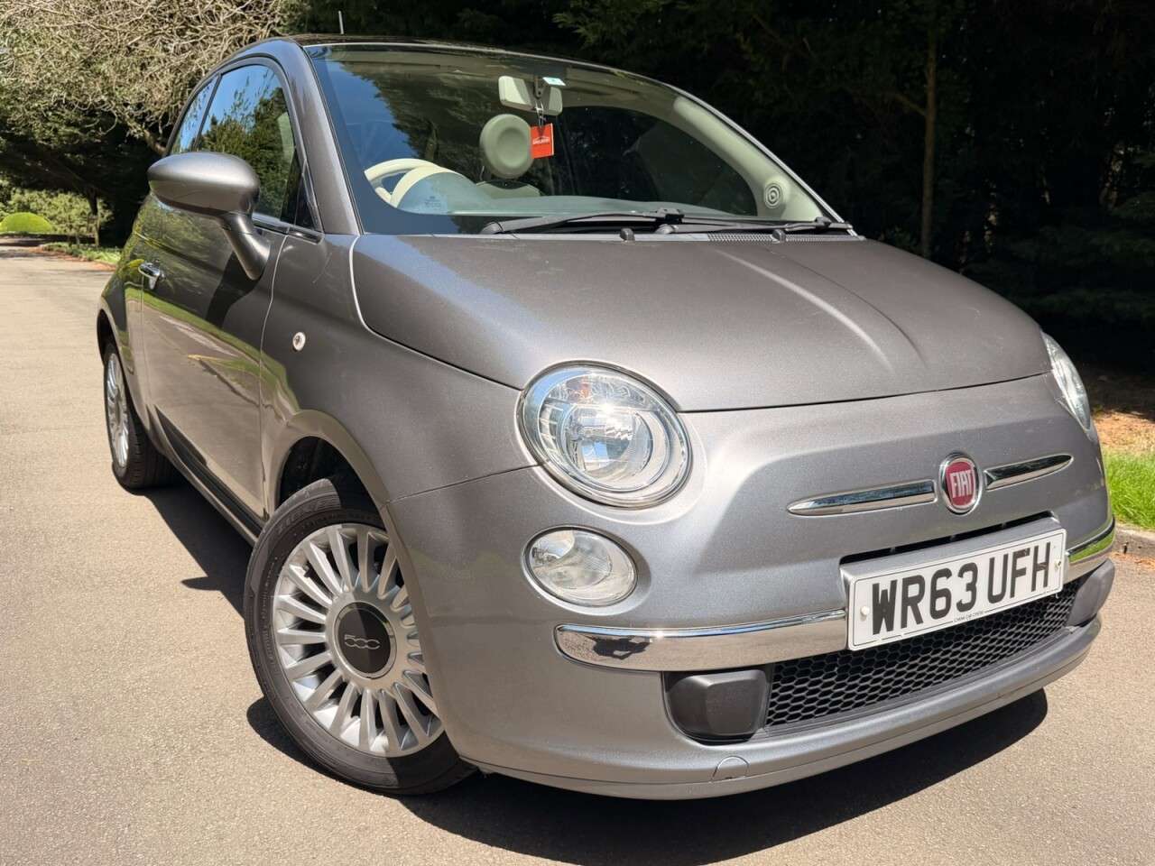 A 2013 FIAT 500 1.2 Lounge Hatchback 3dr Petrol Manual Euro 6 (s/s) (69 bhp) Panoramic Roof A 2013 FIAT 500 1.2 Lounge Hatchback 3dr Petrol Manual Euro 6 (s/s) (69 bhp) Panoramic Roof
