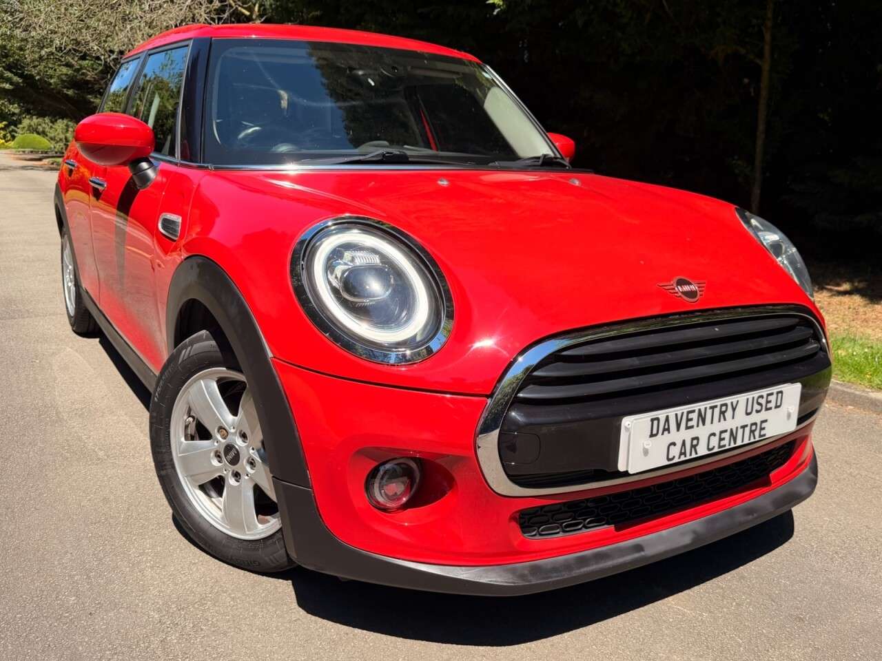 A 2019 MINI HATCH 1.5 Cooper Classic Hatchback 5dr Petrol Steptronic Euro 6 (s/s) (136 ps) S. A 2019 MINI HATCH 1.5 Cooper Classic Hatchback 5dr Petrol Steptronic Euro 6 (s/s) (136 ps) S.
