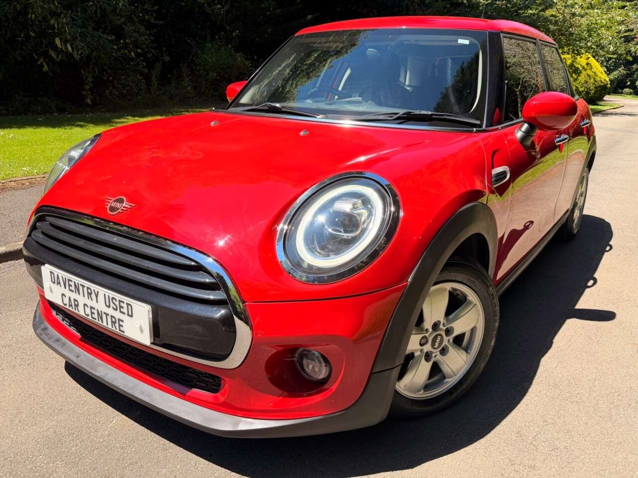 A 2019 MINI HATCH 1.5 Cooper Classic Hatchback 5dr Petrol Steptronic Euro 6 (s/s) (136 ps) S. A 2019 MINI HATCH 1.5 Cooper Classic Hatchback 5dr Petrol Steptronic Euro 6 (s/s) (136 ps) S.