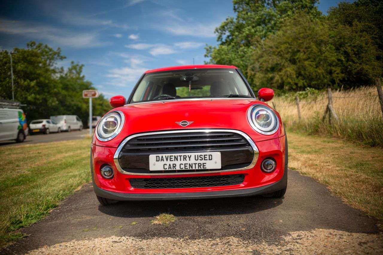 A 2019 MINI HATCH 1.5 Cooper Classic Hatchback 5dr Petrol Steptronic Euro 6 (s/s) (136 ps) S. A 2019 MINI HATCH 1.5 Cooper Classic Hatchback 5dr Petrol Steptronic Euro 6 (s/s) (136 ps) S.