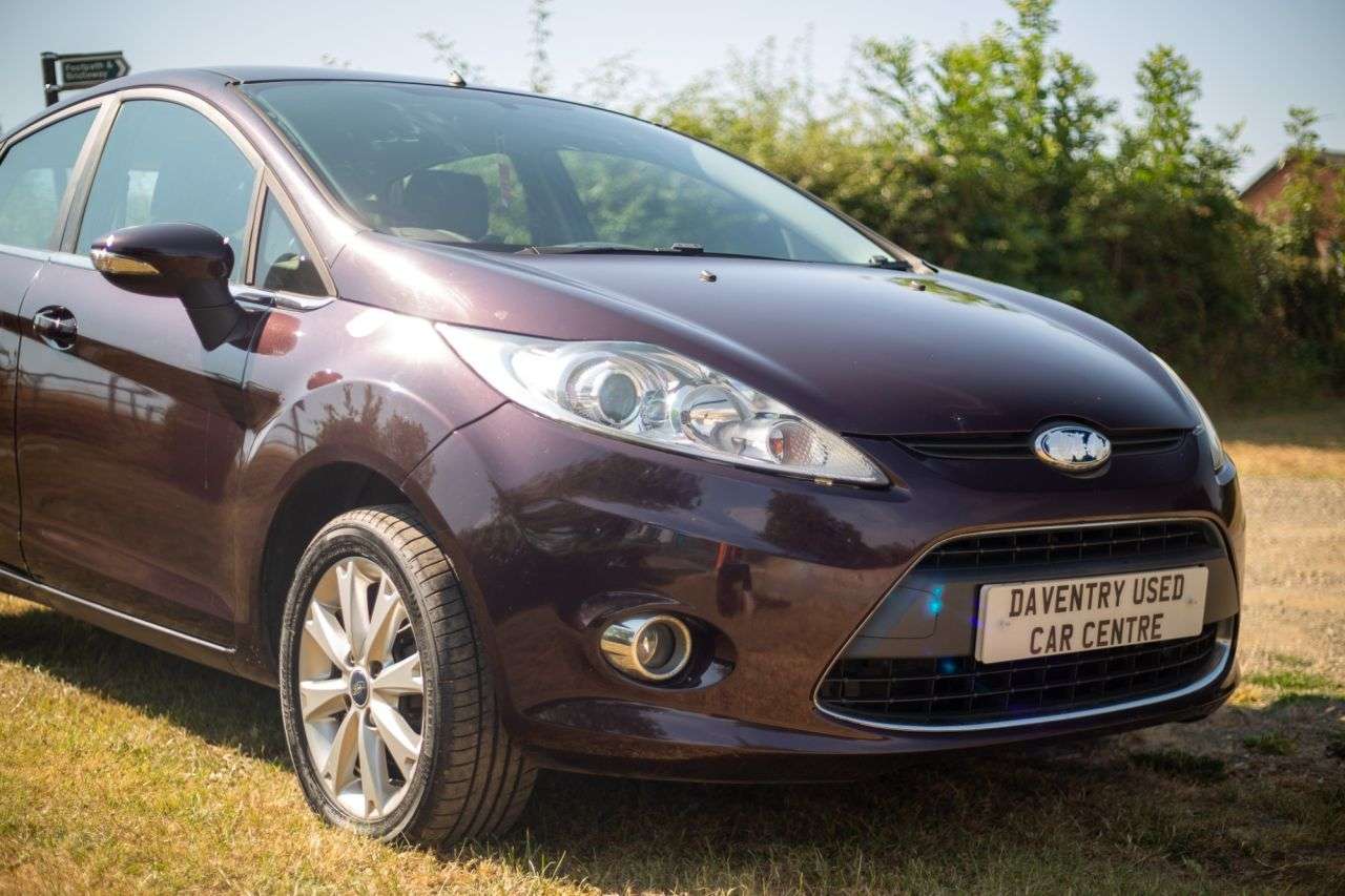 A 2009 FORD FIESTA 1.4 Zetec Hatchback 5dr Petrol Manual (133 g/km, 94 bhp) P/X To Clear, 12 M A 2009 FORD FIESTA 1.4 Zetec Hatchback 5dr Petrol Manual (133 g/km, 94 bhp) P/X To Clear, 12 M