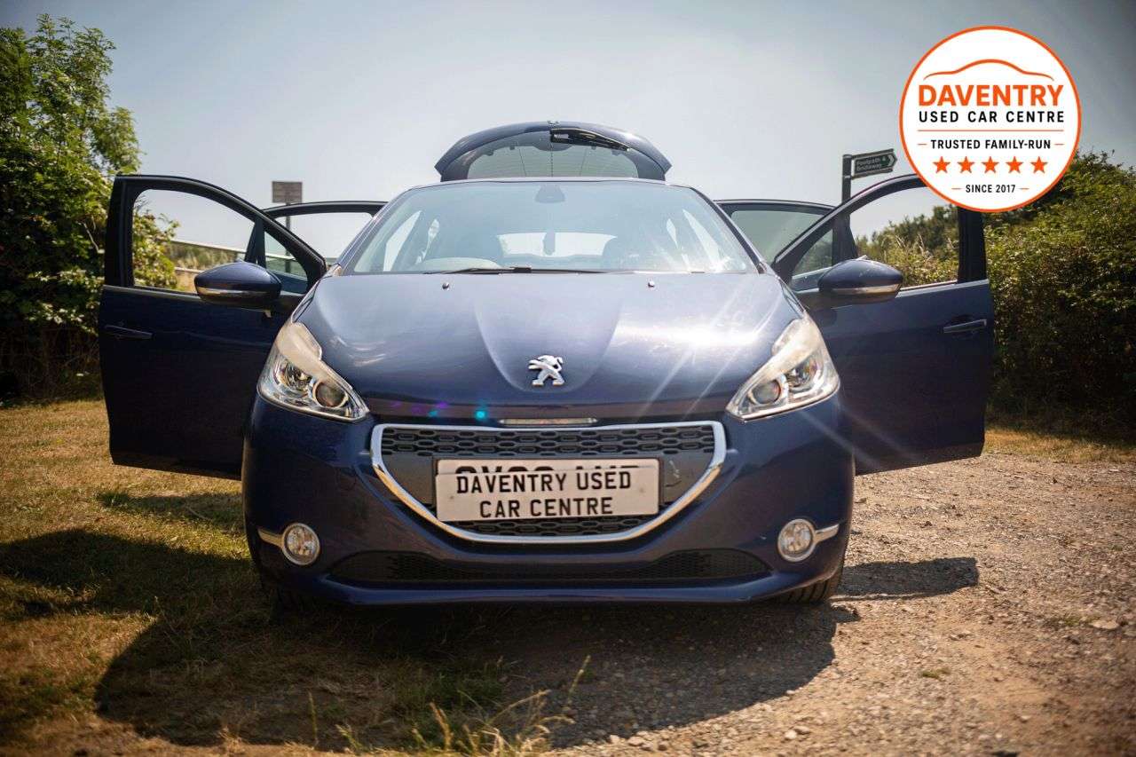 A 2012 PEUGEOT 208 1.2 VTi Allure Hatchback 5dr Petrol Manual Euro 5 (82 ps) Low Running Costs A 2012 PEUGEOT 208 1.2 VTi Allure Hatchback 5dr Petrol Manual Euro 5 (82 ps) Low Running Costs