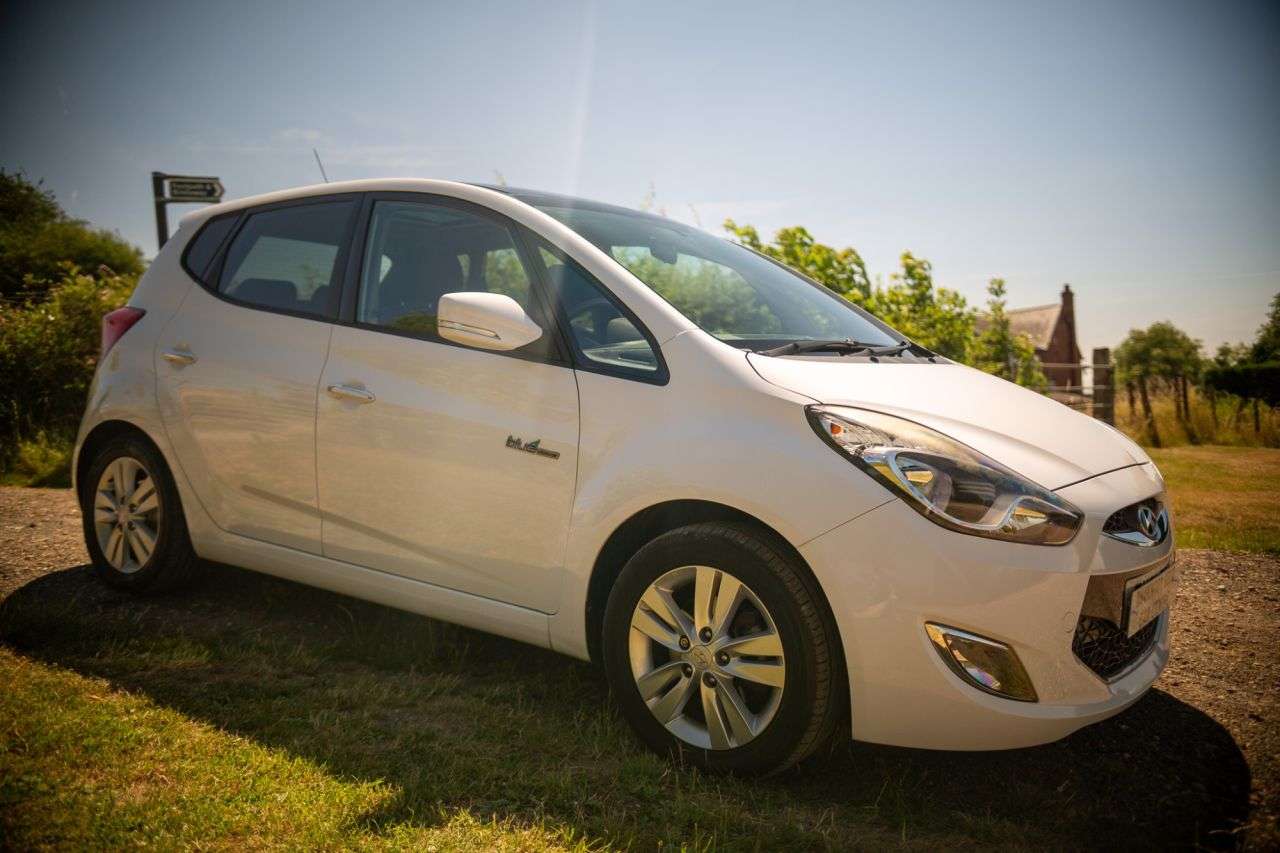 A 2011 HYUNDAI IX20 1.4 Style Hatchback 5dr Petrol Manual Euro 5 (s/s) (90 bhp) Electric Glass A 2011 HYUNDAI IX20 1.4 Style Hatchback 5dr Petrol Manual Euro 5 (s/s) (90 bhp) Electric Glass