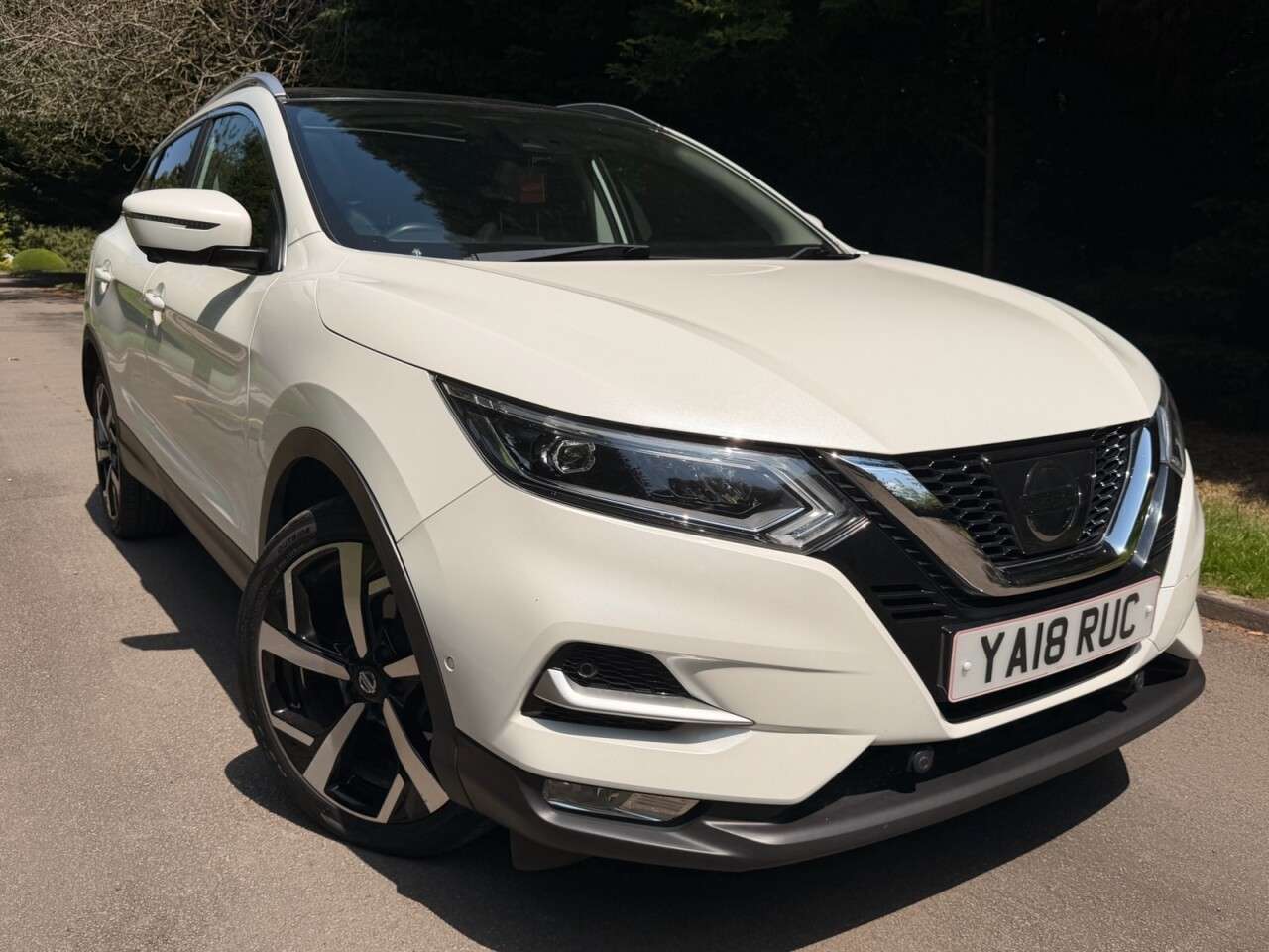 A 2018 NISSAN QASHQAI 1.2 DIG-T Tekna SUV 5dr Petrol XTRON Euro 6 (s/s) (115 ps) Heated, Half Lea A 2018 NISSAN QASHQAI 1.2 DIG-T Tekna SUV 5dr Petrol XTRON Euro 6 (s/s) (115 ps) Heated, Half Lea