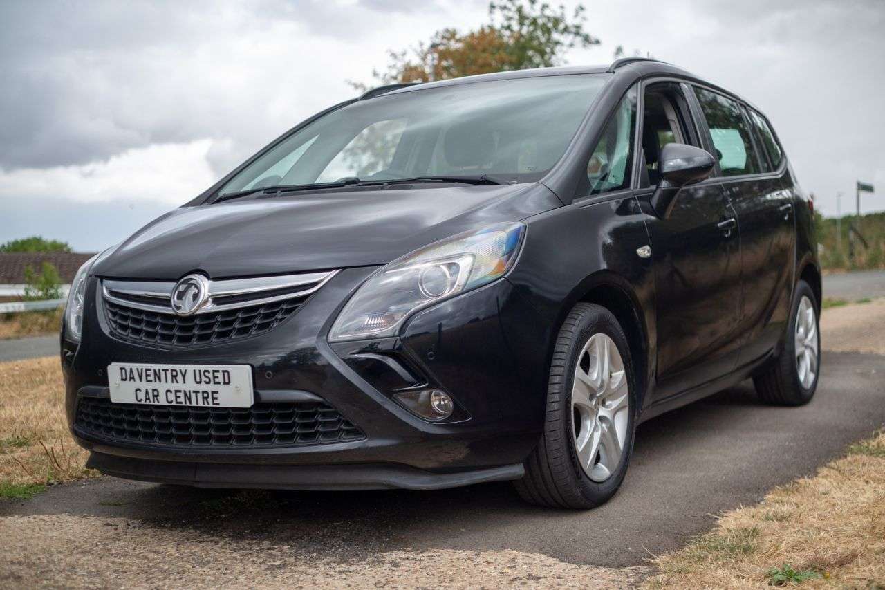 A 2015 VAUXHALL ZAFIRA TOURER 2.0 CDTi Exclusiv MPV 5dr Diesel Manual Euro 5 (130 ps) Over £500 Factory F A 2015 VAUXHALL ZAFIRA TOURER 2.0 CDTi Exclusiv MPV 5dr Diesel Manual Euro 5 (130 ps) Over £500 Factory F
