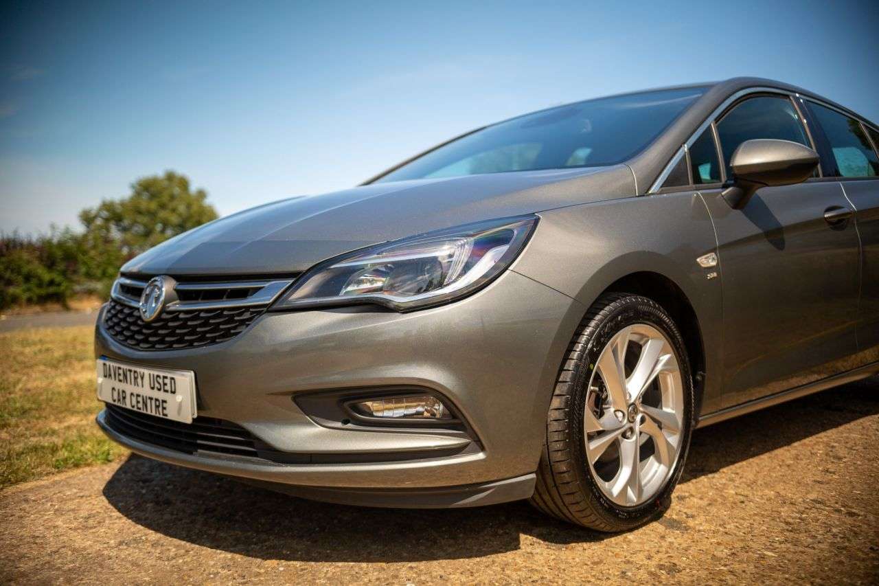 A 2017 VAUXHALL ASTRA 1.0i Turbo ecoFLEX SRi Hatchback 5dr Petrol Manual Euro 6 (s/s) (105 ps) 1 A 2017 VAUXHALL ASTRA 1.0i Turbo ecoFLEX SRi Hatchback 5dr Petrol Manual Euro 6 (s/s) (105 ps) 1