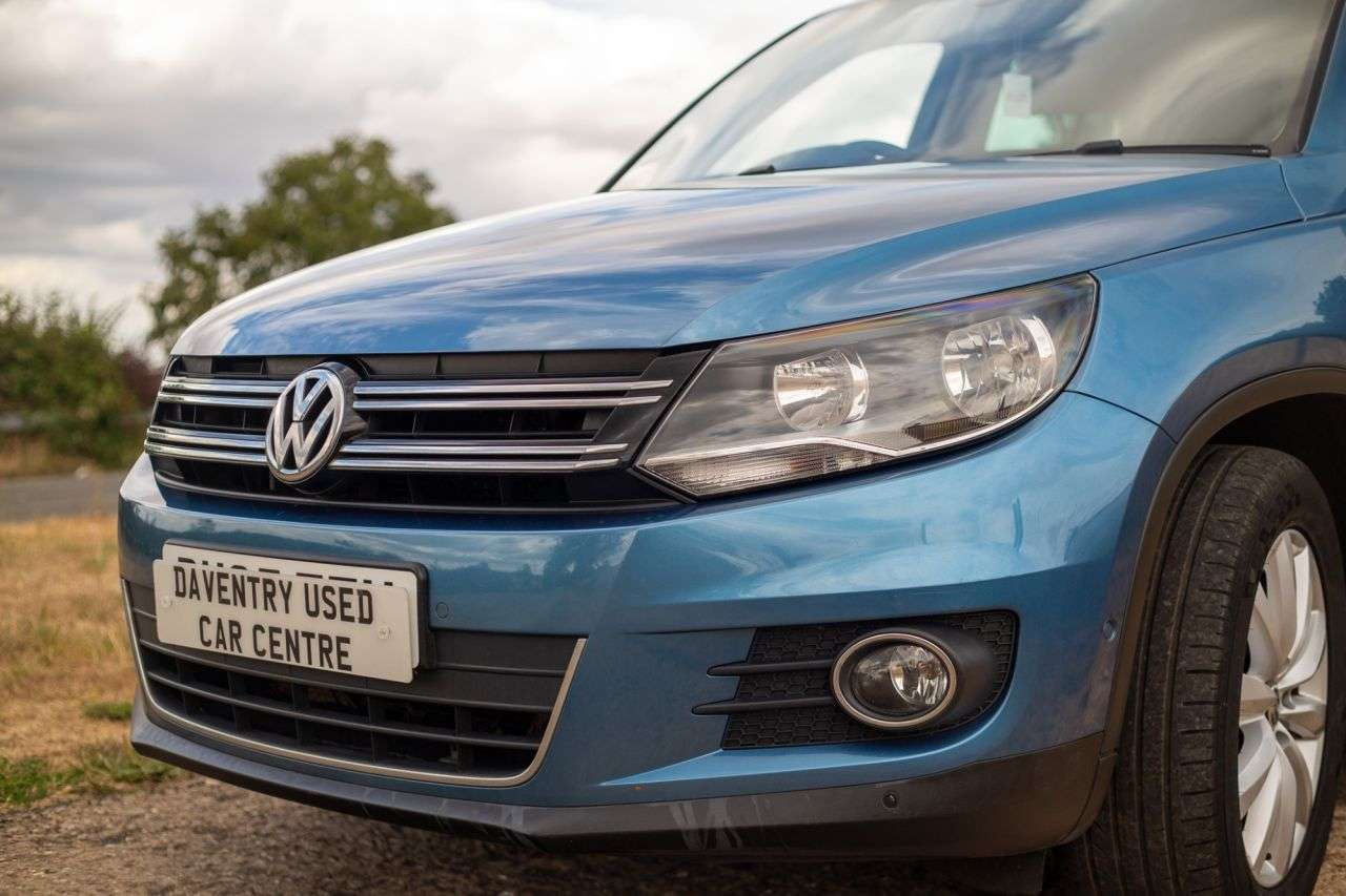 A 2015 VOLKSWAGEN TIGUAN 2.0 TDI BlueMotion Tech Match SUV 5dr Diesel Manual 2WD Euro 6 (s/s) (150 p A 2015 VOLKSWAGEN TIGUAN 2.0 TDI BlueMotion Tech Match SUV 5dr Diesel Manual 2WD Euro 6 (s/s) (150 p