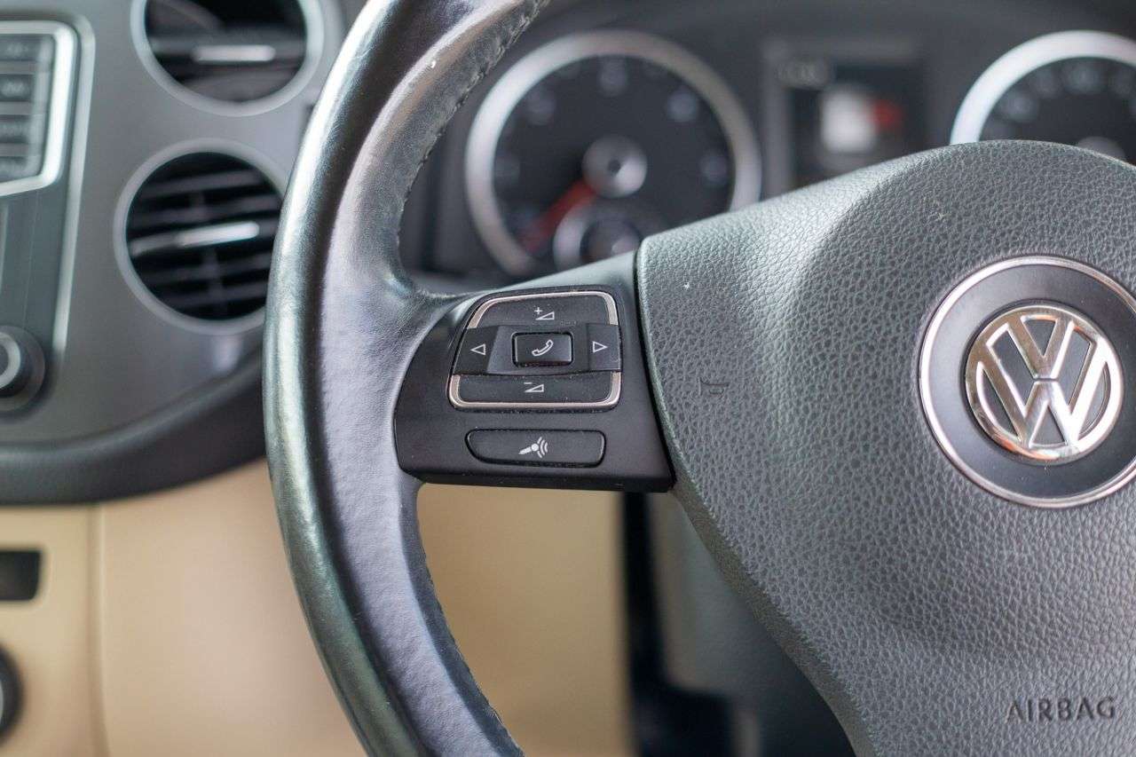 2015 VOLKSWAGEN TIGUAN 2015 VOLKSWAGEN TIGUAN