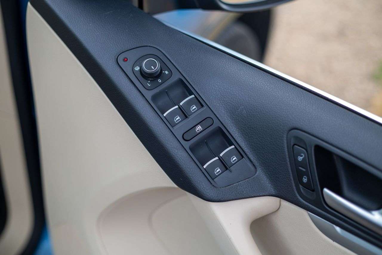 2015 VOLKSWAGEN TIGUAN 2015 VOLKSWAGEN TIGUAN