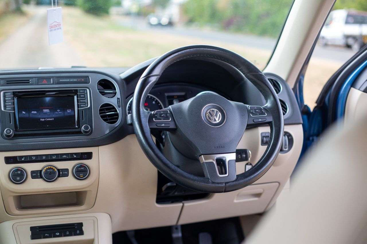 2015 VOLKSWAGEN TIGUAN 2015 VOLKSWAGEN TIGUAN