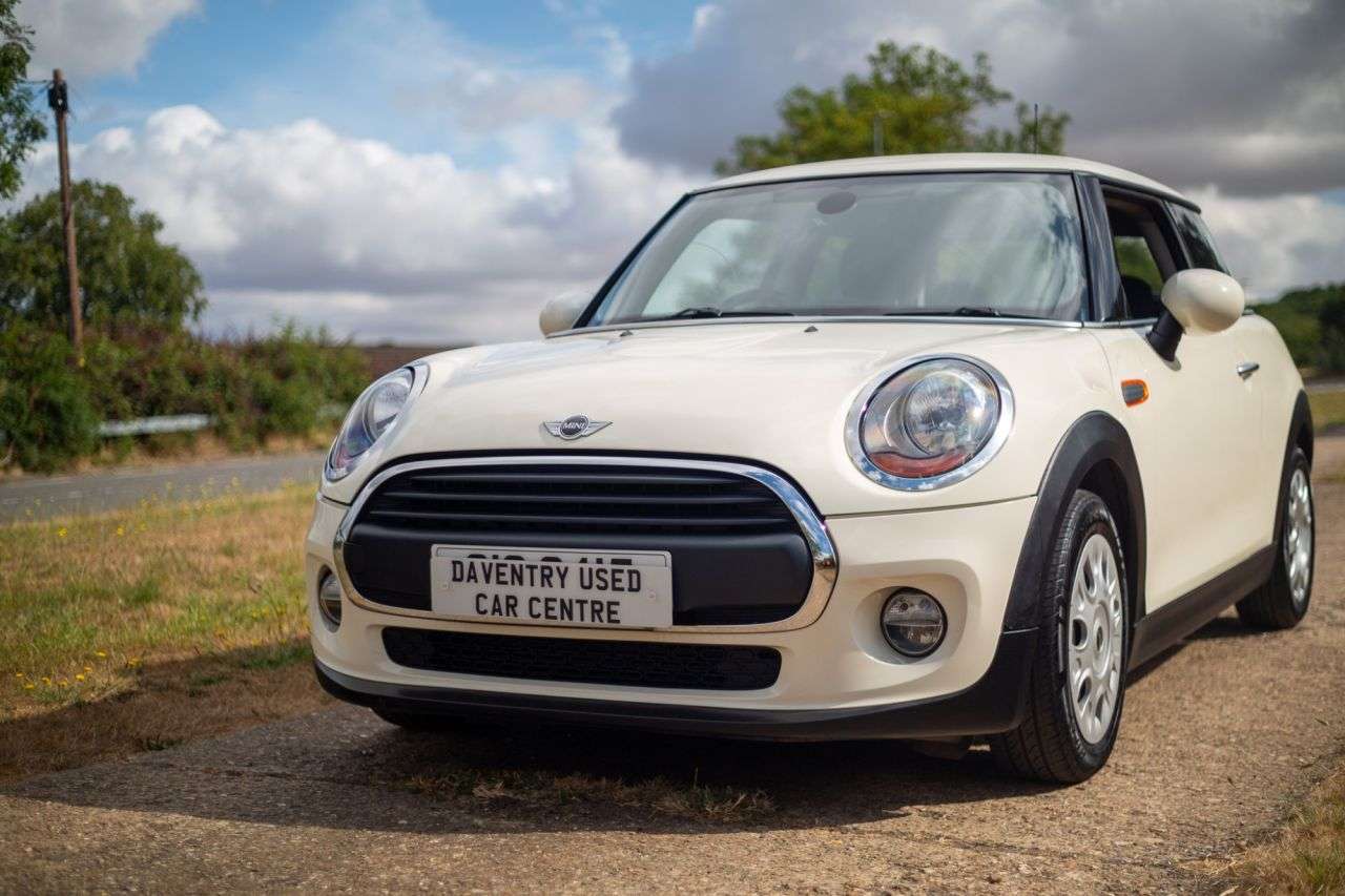 A 2015 MINI HATCH 1.2 One Hatchback 3dr Petrol Manual Euro 6 (s/s) (102 ps) Keyless Entry, 2 A 2015 MINI HATCH 1.2 One Hatchback 3dr Petrol Manual Euro 6 (s/s) (102 ps) Keyless Entry, 2