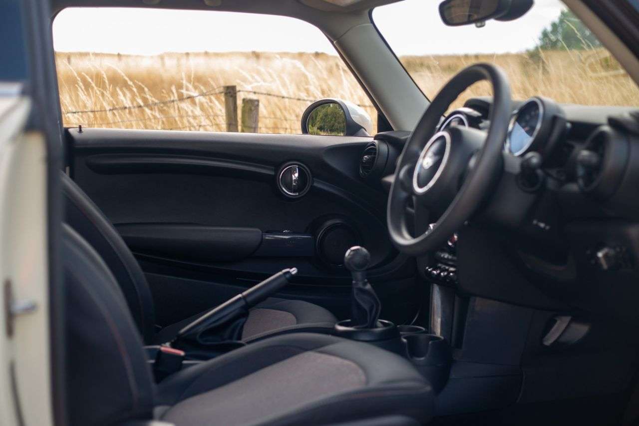 2015 MINI HATCH 2015 MINI HATCH