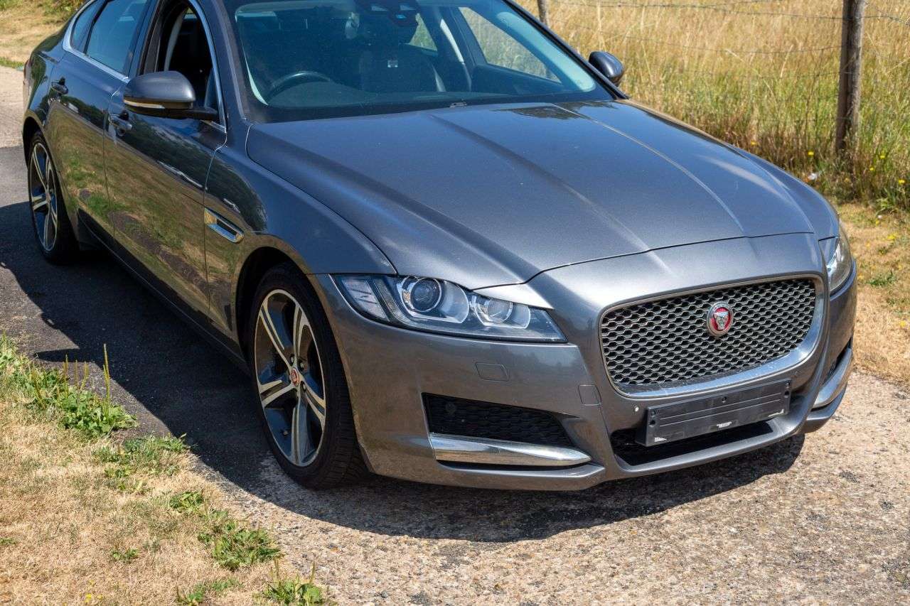 A 2017 JAGUAR XF 2.0d Portfolio Saloon 4dr Diesel Auto Euro 6 (s/s) (180 ps) Over £4000 of F A 2017 JAGUAR XF 2.0d Portfolio Saloon 4dr Diesel Auto Euro 6 (s/s) (180 ps) Over £4000 of F