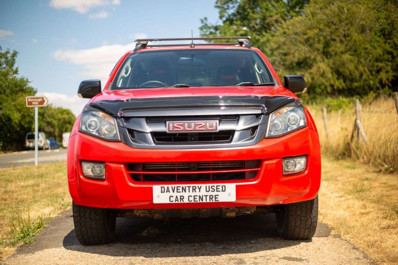 A 2016 ISUZU D-MAX 2.5 TD Fury Pickup 4dr Diesel Manual 4x4 (192 g/km, 161 bhp) Truckman Canop A 2016 ISUZU D-MAX 2.5 TD Fury Pickup 4dr Diesel Manual 4x4 (192 g/km, 161 bhp) Truckman Canop