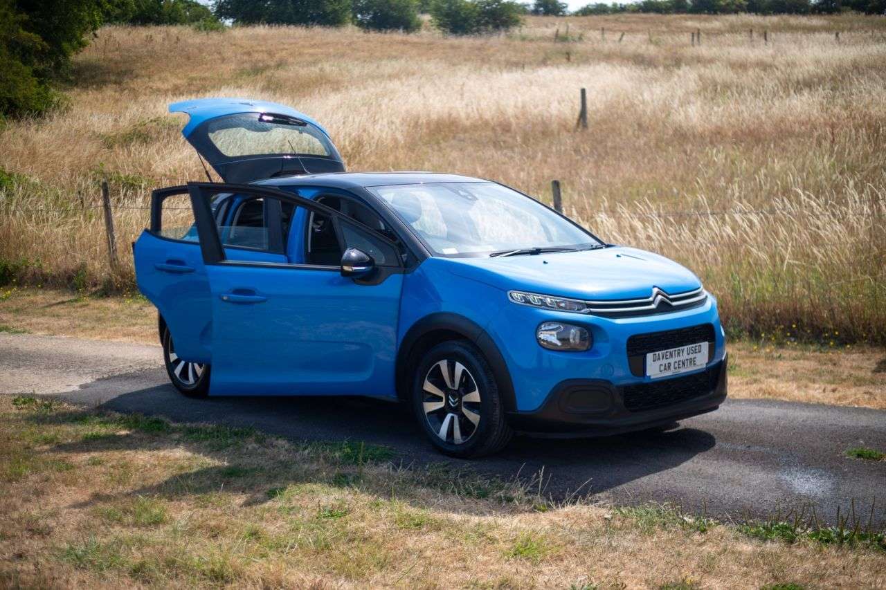 A 2019 CITROEN C3 1.2 PureTech Feel Hatchback 5dr Petrol Manual Euro 6 (s/s) (82 ps) Service A 2019 CITROEN C3 1.2 PureTech Feel Hatchback 5dr Petrol Manual Euro 6 (s/s) (82 ps) Service