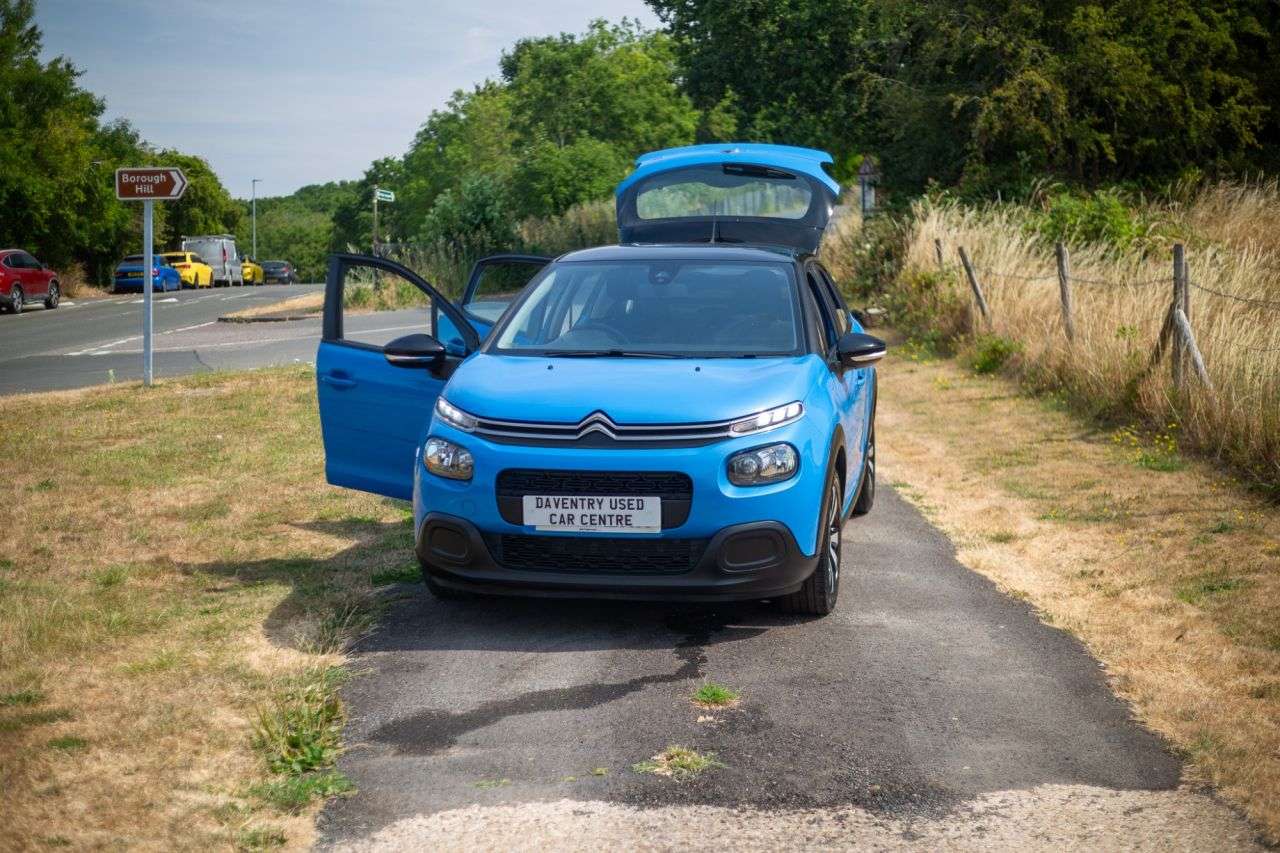 A 2019 CITROEN C3 1.2 PureTech Feel Hatchback 5dr Petrol Manual Euro 6 (s/s) (82 ps) Service A 2019 CITROEN C3 1.2 PureTech Feel Hatchback 5dr Petrol Manual Euro 6 (s/s) (82 ps) Service
