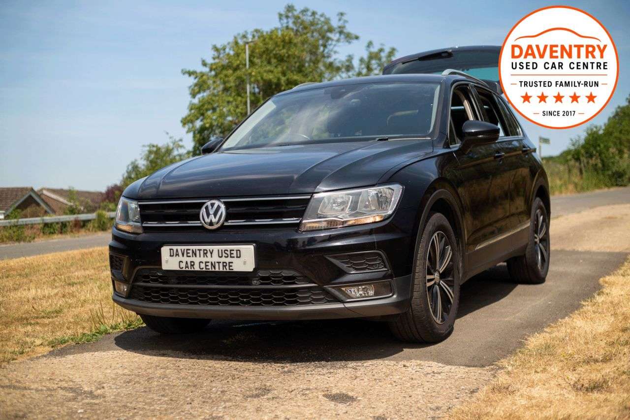 A 2018 VOLKSWAGEN TIGUAN 2.0 TDI SE Navigation SUV 5dr Diesel DSG 4Motion Euro 6 (s/s) (190 ps) Heat A 2018 VOLKSWAGEN TIGUAN 2.0 TDI SE Navigation SUV 5dr Diesel DSG 4Motion Euro 6 (s/s) (190 ps) Heat