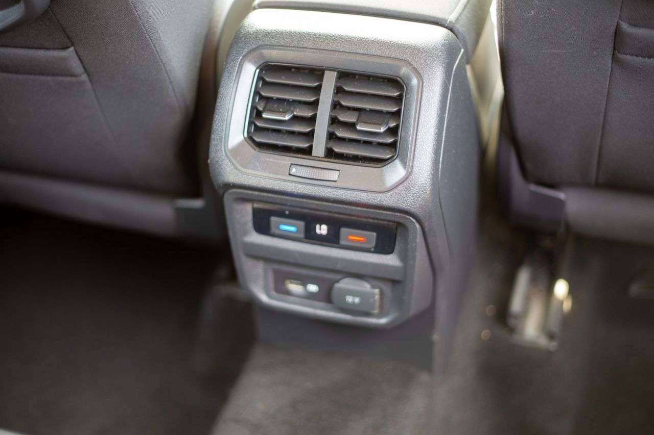 2018 VOLKSWAGEN TIGUAN 2018 VOLKSWAGEN TIGUAN