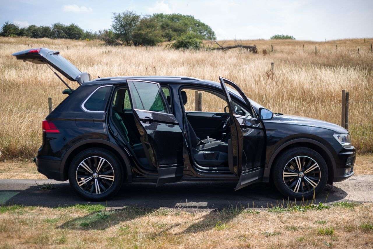 2018 VOLKSWAGEN TIGUAN 2018 VOLKSWAGEN TIGUAN