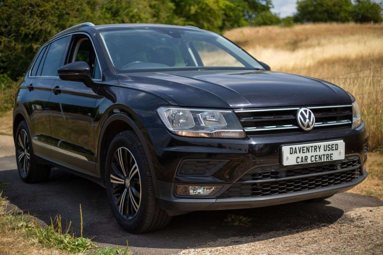 A 2018 VOLKSWAGEN TIGUAN 2.0 TDI SE Navigation SUV 5dr Diesel DSG 4Motion Euro 6 (s/s) (190 ps) Heat A 2018 VOLKSWAGEN TIGUAN 2.0 TDI SE Navigation SUV 5dr Diesel DSG 4Motion Euro 6 (s/s) (190 ps) Heat
