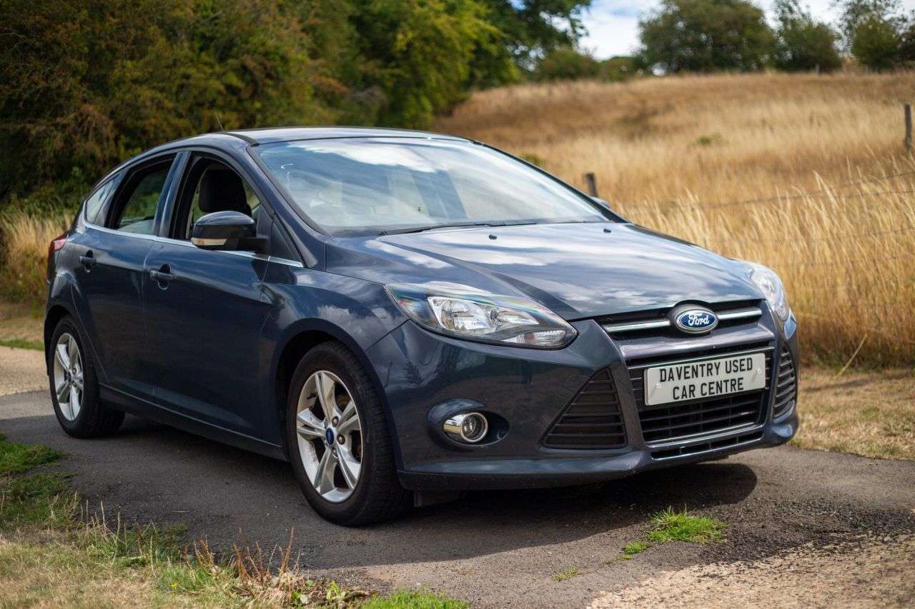 A 2013 FORD FOCUS 1.6 TDCi Zetec Hatchback 5dr Diesel Manual Euro 5 (s/s) (115 ps) New Timing A 2013 FORD FOCUS 1.6 TDCi Zetec Hatchback 5dr Diesel Manual Euro 5 (s/s) (115 ps) New Timing