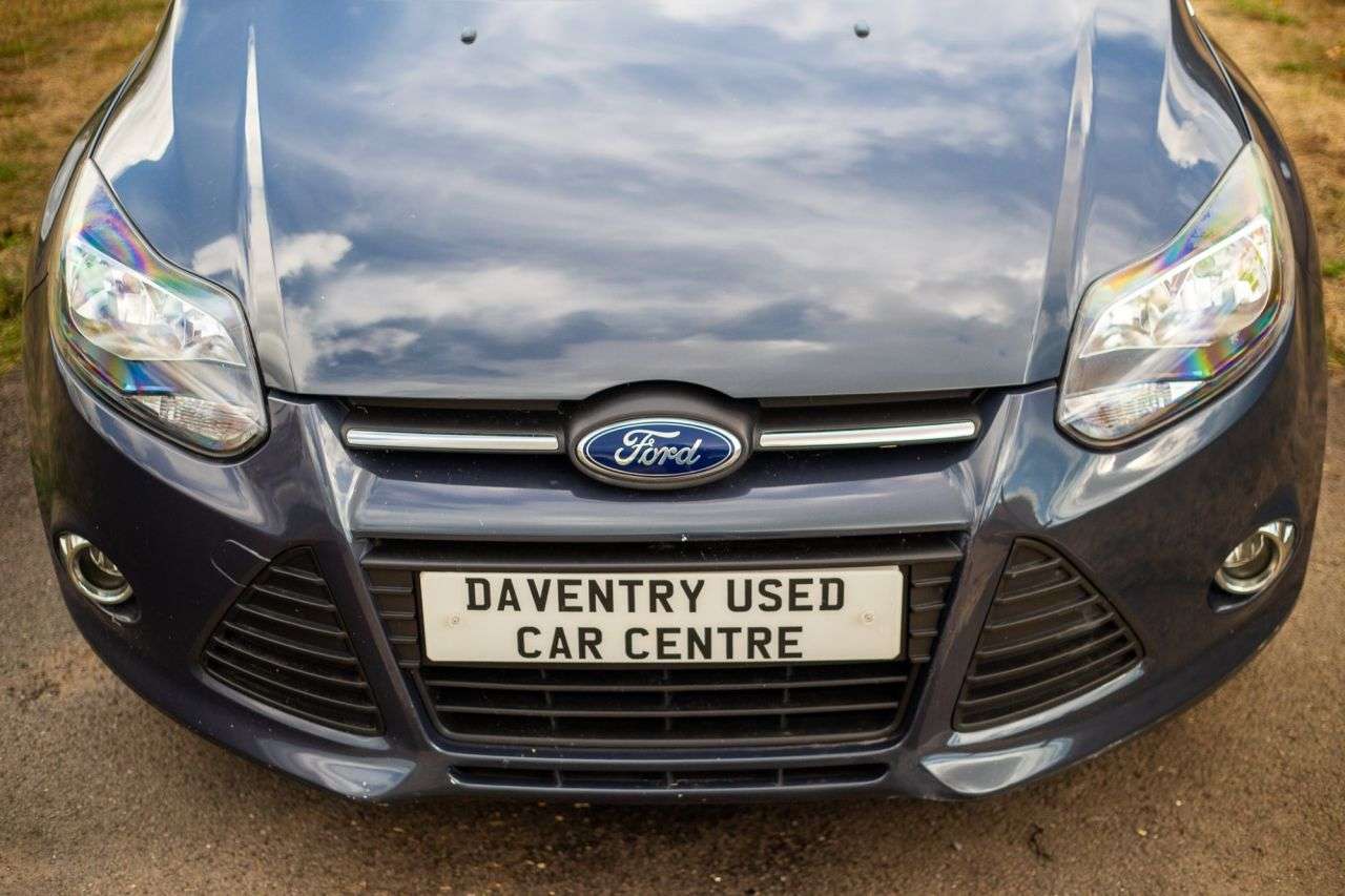 A 2013 FORD FOCUS 1.6 TDCi Zetec Hatchback 5dr Diesel Manual Euro 5 (s/s) (115 ps) New Timing A 2013 FORD FOCUS 1.6 TDCi Zetec Hatchback 5dr Diesel Manual Euro 5 (s/s) (115 ps) New Timing