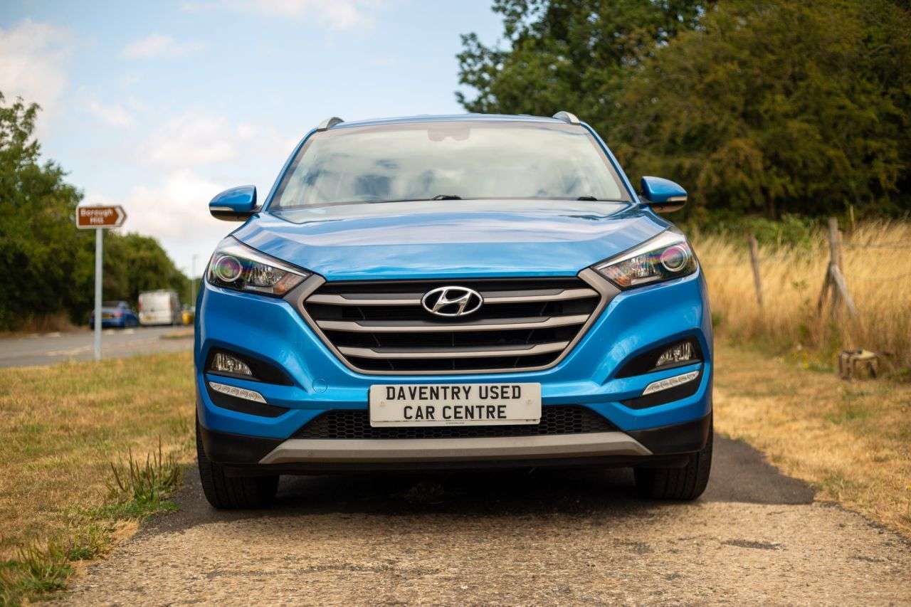 A 2018 HYUNDAI TUCSON 1.6 GDi Blue Drive SE Nav SUV 5dr Petrol Manual Euro 6 (s/s) (132 ps) 2 Own A 2018 HYUNDAI TUCSON 1.6 GDi Blue Drive SE Nav SUV 5dr Petrol Manual Euro 6 (s/s) (132 ps) 2 Own