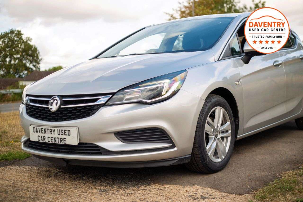A 2016 VAUXHALL ASTRA 1.4i Turbo Tech Line Hatchback 5dr Petrol Manual Euro 6 (125 ps) TOUCHSCREE A 2016 VAUXHALL ASTRA 1.4i Turbo Tech Line Hatchback 5dr Petrol Manual Euro 6 (125 ps) TOUCHSCREE