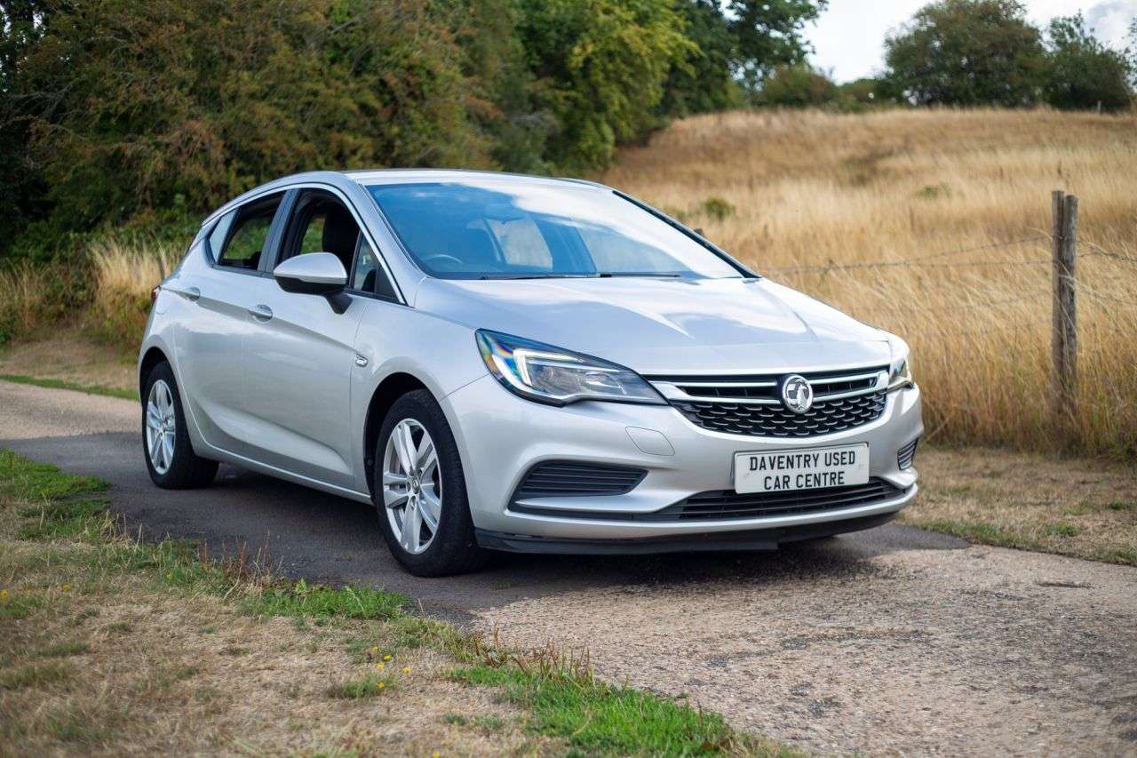 A 2016 VAUXHALL ASTRA 1.4i Turbo Tech Line Hatchback 5dr Petrol Manual Euro 6 (125 ps) TOUCHSCREE A 2016 VAUXHALL ASTRA 1.4i Turbo Tech Line Hatchback 5dr Petrol Manual Euro 6 (125 ps) TOUCHSCREE