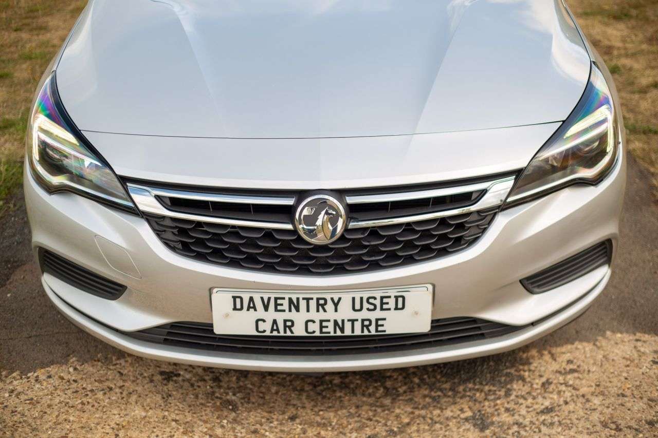 A 2016 VAUXHALL ASTRA 1.4i Turbo Tech Line Hatchback 5dr Petrol Manual Euro 6 (125 ps) TOUCHSCREE A 2016 VAUXHALL ASTRA 1.4i Turbo Tech Line Hatchback 5dr Petrol Manual Euro 6 (125 ps) TOUCHSCREE