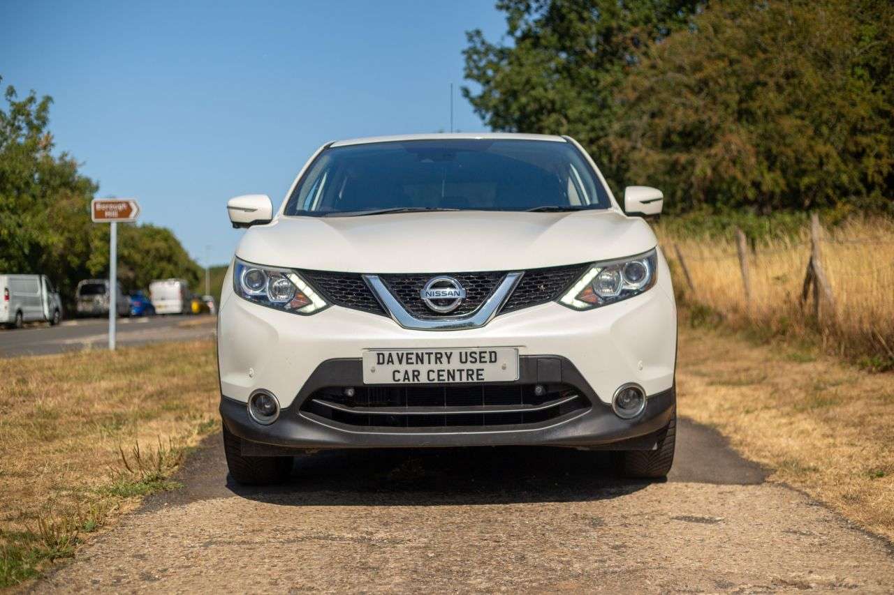 A 2015 NISSAN QASHQAI 1.2 DIG-T n-tec SUV 5dr Petrol Manual 2WD Euro 6 (s/s) (115 ps) A 2015 NISSAN QASHQAI 1.2 DIG-T n-tec SUV 5dr Petrol Manual 2WD Euro 6 (s/s) (115 ps)