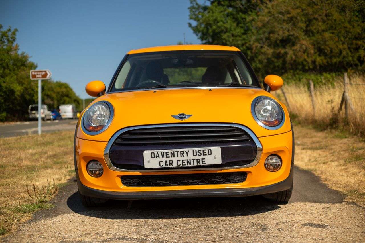 A 2015 MINI HATCH 1.5 Cooper Hatchback 5dr Petrol Manual Euro 6 (s/s) (136 ps) A 2015 MINI HATCH 1.5 Cooper Hatchback 5dr Petrol Manual Euro 6 (s/s) (136 ps)