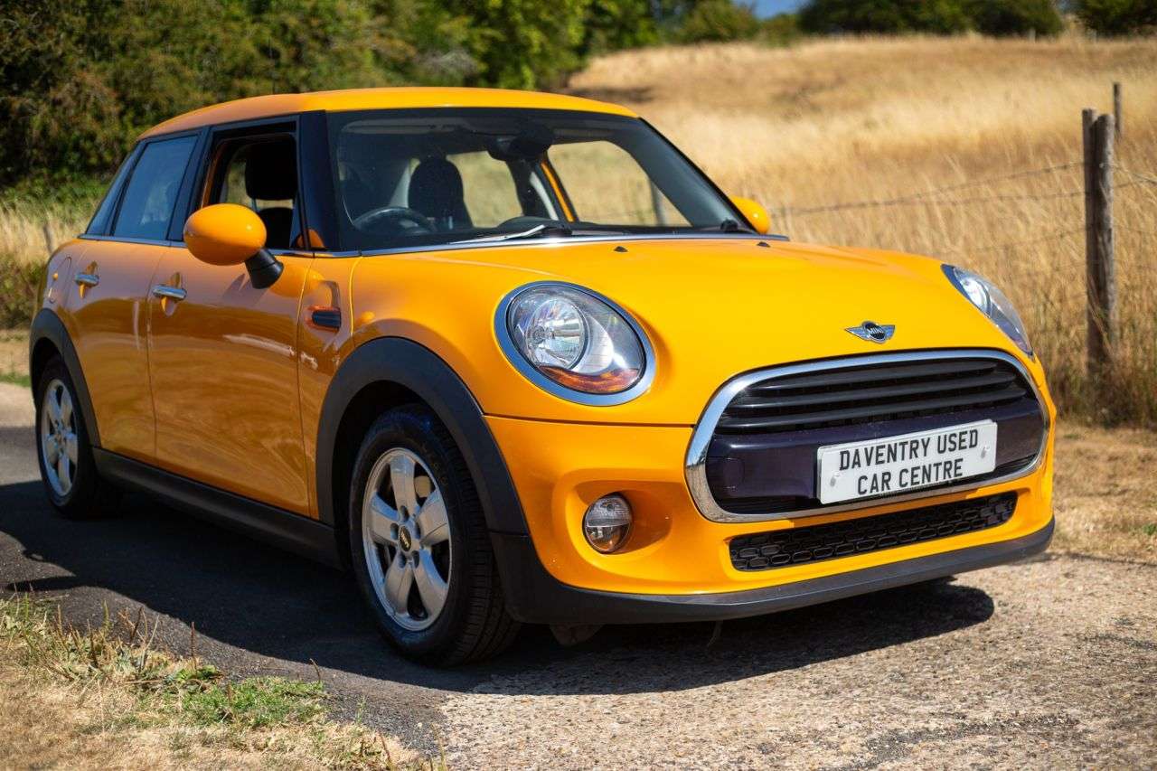 A 2015 MINI HATCH 1.5 Cooper Hatchback 5dr Petrol Manual Euro 6 (s/s) (136 ps) A 2015 MINI HATCH 1.5 Cooper Hatchback 5dr Petrol Manual Euro 6 (s/s) (136 ps)